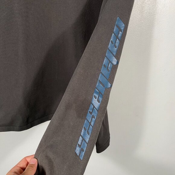 Yeezy Season 6 "Calabasas" Sleeve Print Long Sleeve Crew Tee Gray men's size M - Picture 4 of 7